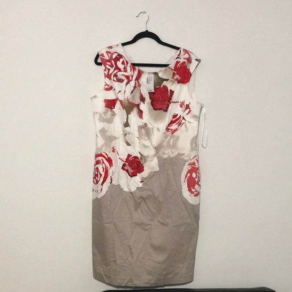 Red roses dress - Picture 1 of 1